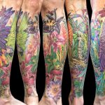 missnico miss nico bein tattoo tätowierung in farbe flora fauna beintattoo projekt rainforrest parrot echse